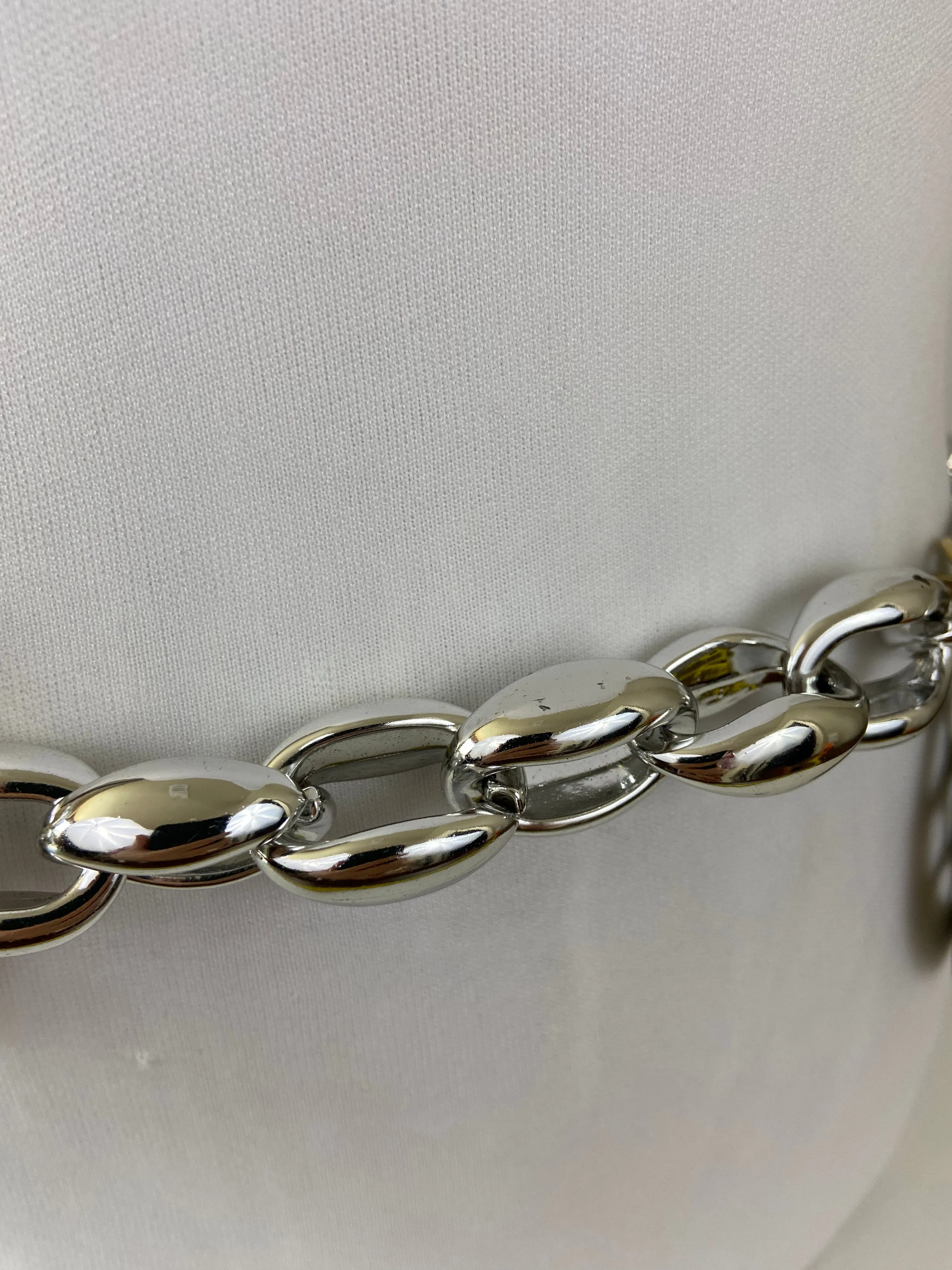 Busy metal belt