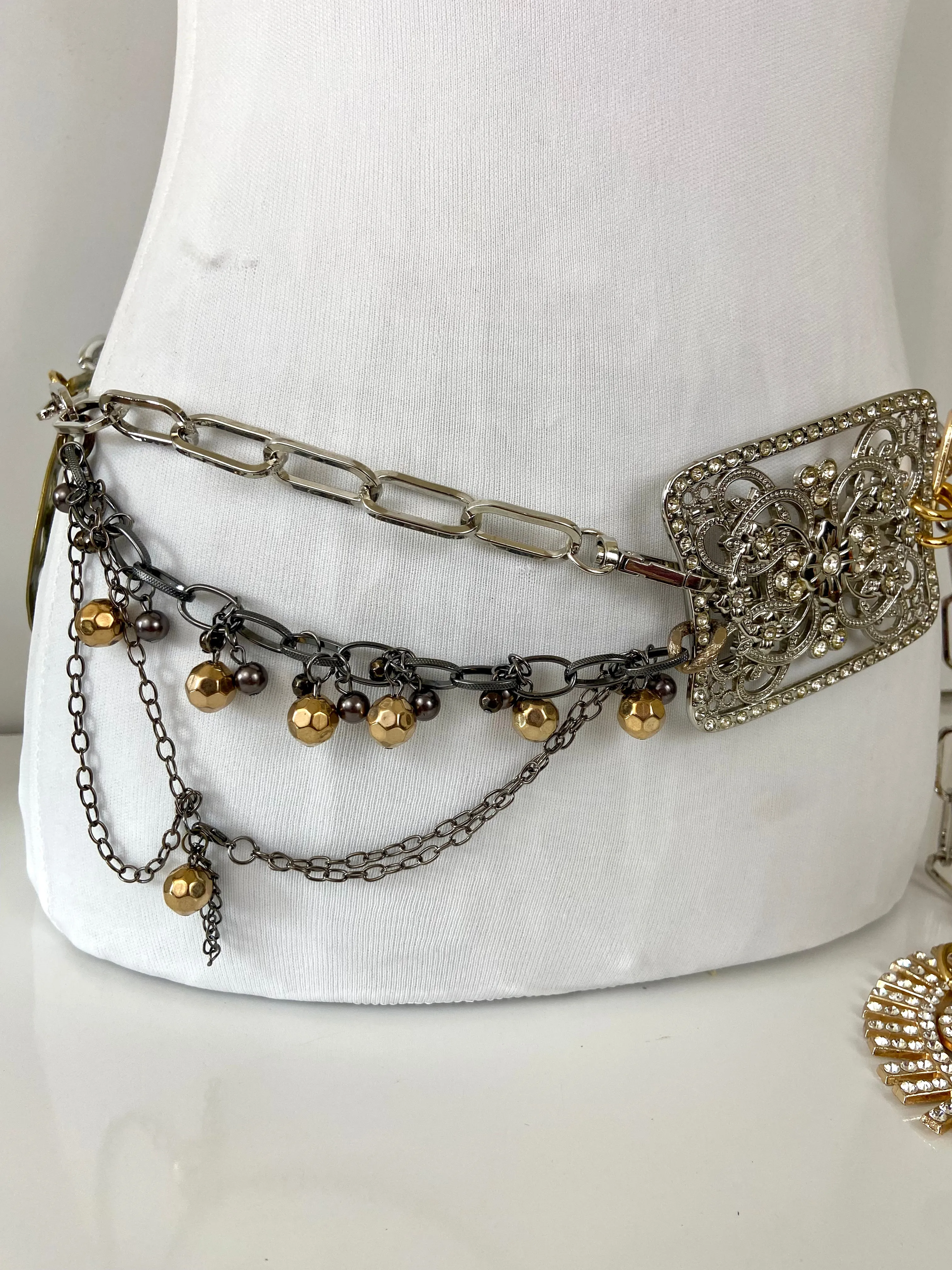 Busy metal belt
