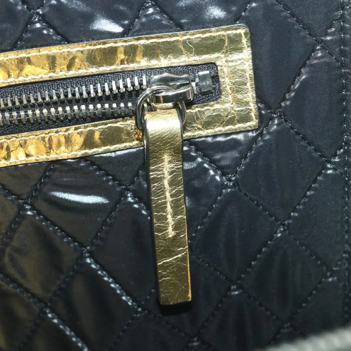 Chanel Clutch Bag Metallic Leather Gold A82164 CC Auth 38172