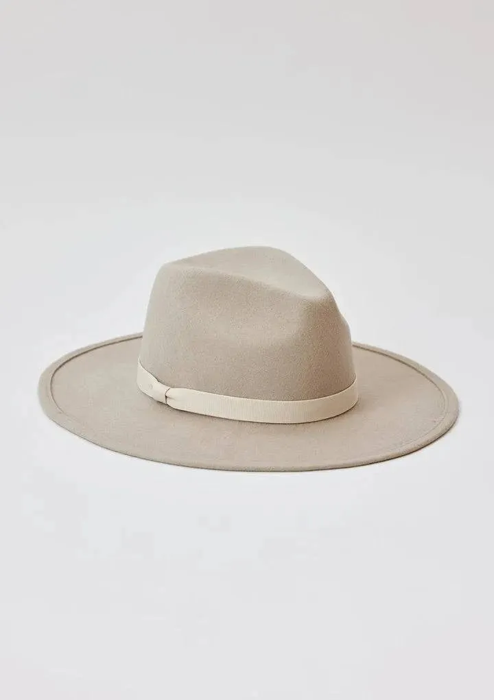 Grace felt hat