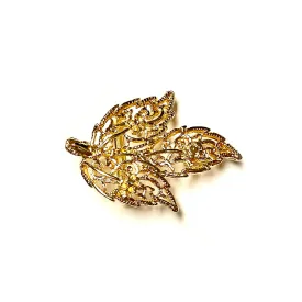 Snap on buckle with leaf pattern