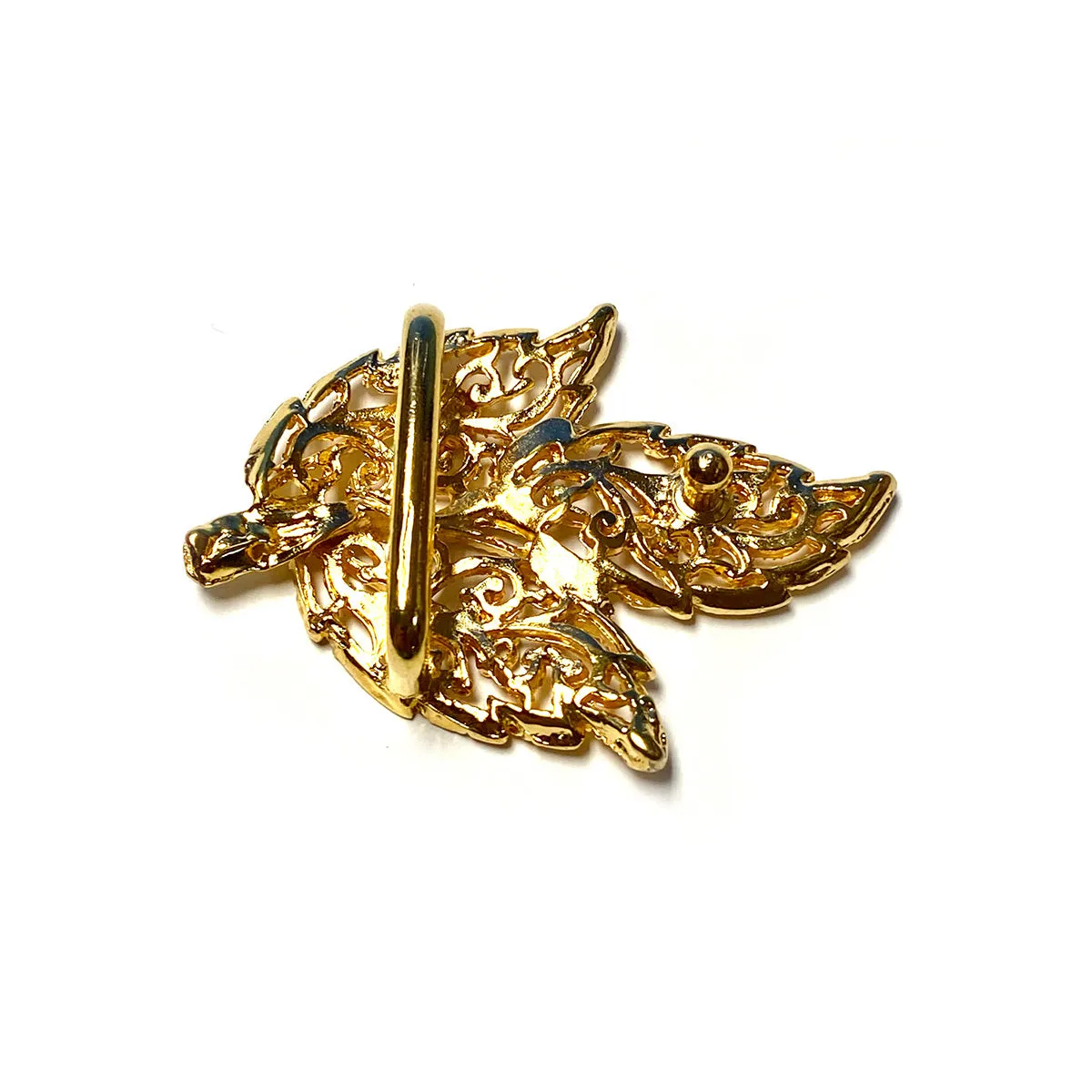 Snap on buckle with leaf pattern