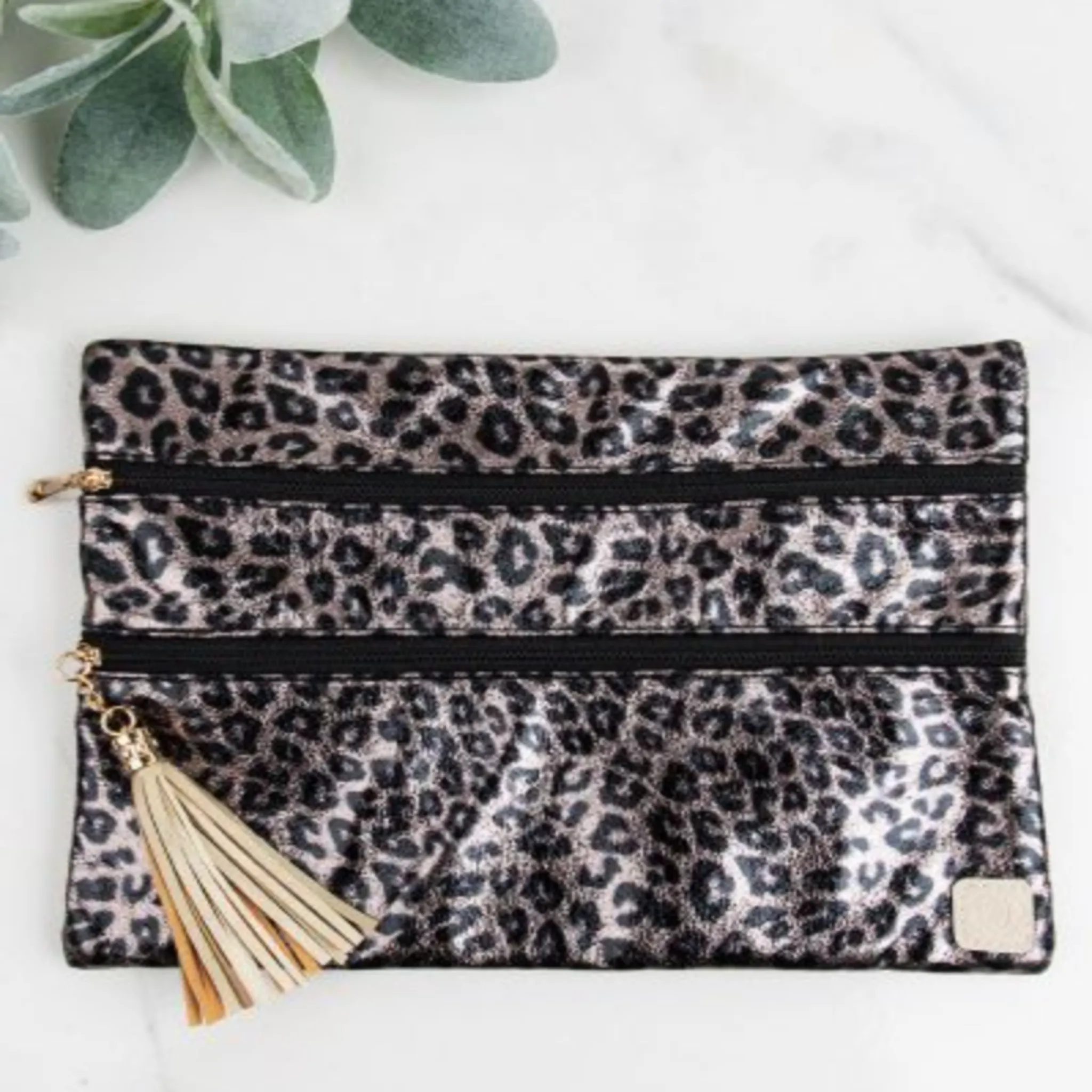 The Versi Makeup Bag